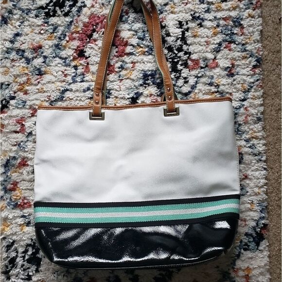 NINE West White Tote Bag with Small Purse Set Like New - Picture 7 of 8
